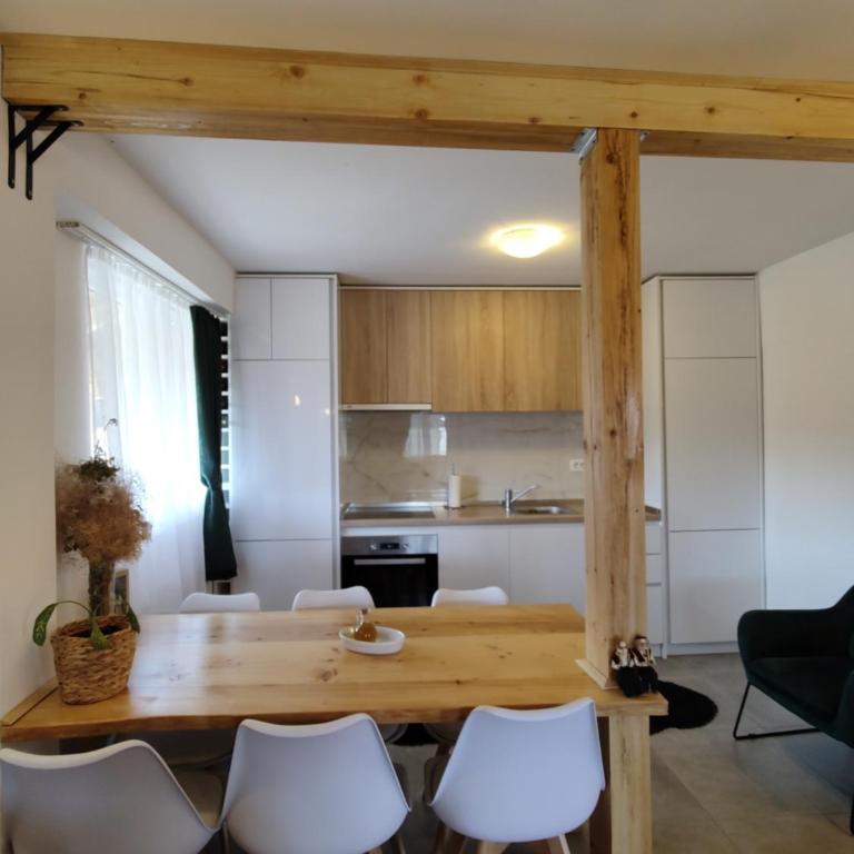 Apartments CENTER OF THE WORLD - Two-Bedroom Apartment - 11