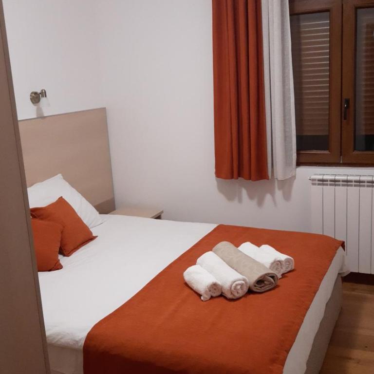 Orange stan - Two-Bedroom Apartment - 9