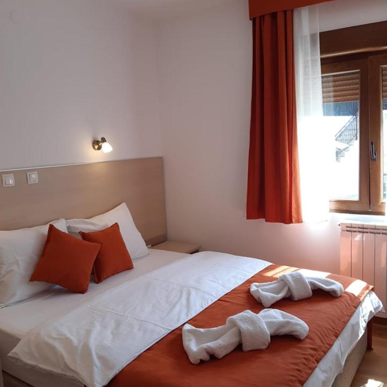 Orange stan - Two-Bedroom Apartment - 12