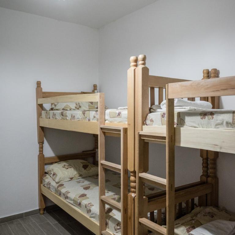 Hostel Center - Krevet u Četvorokrevetnoj Mešanoj Spavaonici - 4
