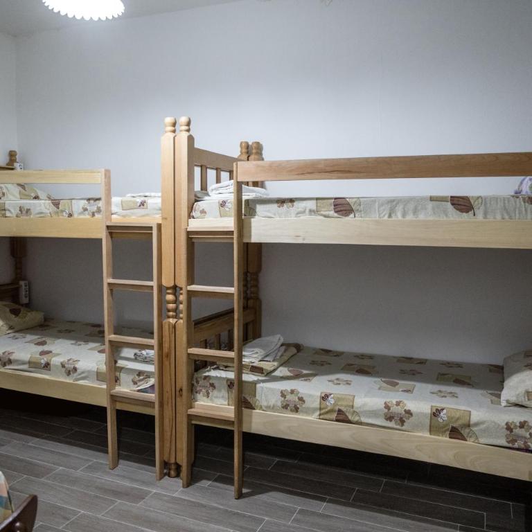 Hostel Center - Krevet u Četvorokrevetnoj Mešanoj Spavaonici - 3