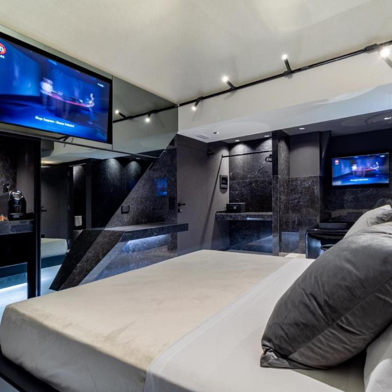 4 Suites " unconventional living rooms " - Queen Room with Spa Bath - 8