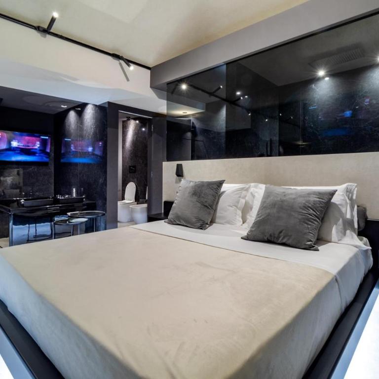 4 Suites " unconventional living rooms " - Queen Room with Spa Bath - 14