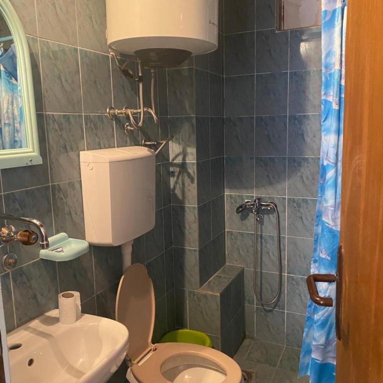 Sunny Villa Apartments - Deluks Dvokrevetna Soba sa Bračnim Krevetom i Bočnim Pogledom na More - 2