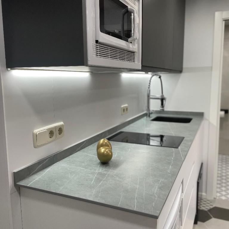 Madrid Villa Suites Bianco - Two-Bedroom Apartment - 4