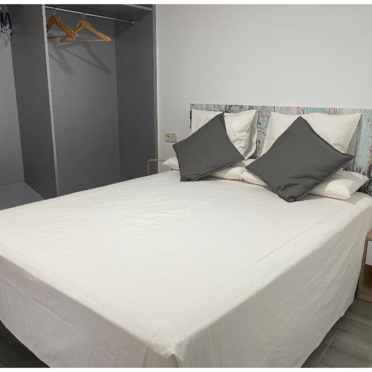 Madrid Villa Suites Bianco - Two-Bedroom Apartment - 9