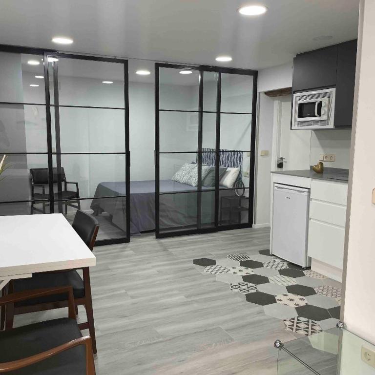 Madrid Villa Suites Bianco - Two-Bedroom Apartment - 11
