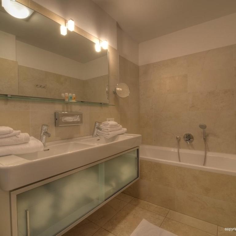 Kaprun Mountain Resort by Kaprun Rentals - Deluxe Apartment mit 2 Schlafzimmern mit Balkon und Bergblick - 2