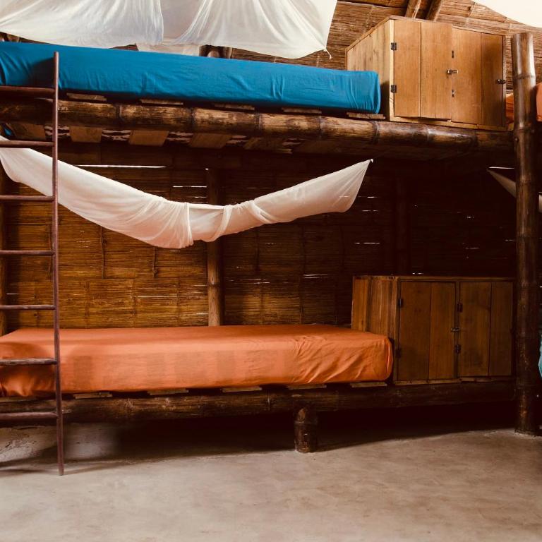 The Mudhouse Hostel Mompiche - Cama en habitación compartida mixta de 8 camas - 2