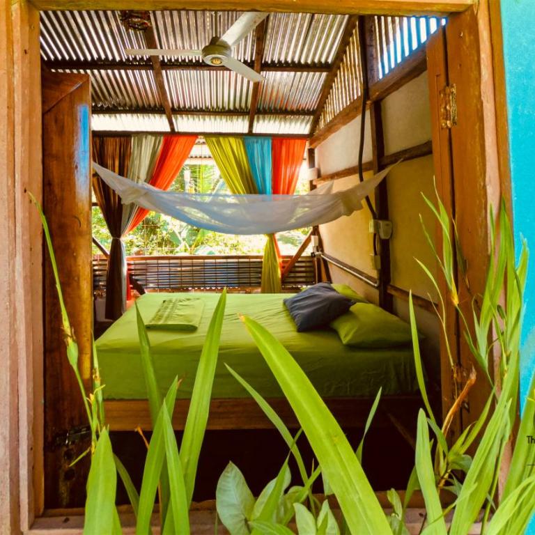The Mudhouse Hostel Mompiche - Bungalow Familiar - 4