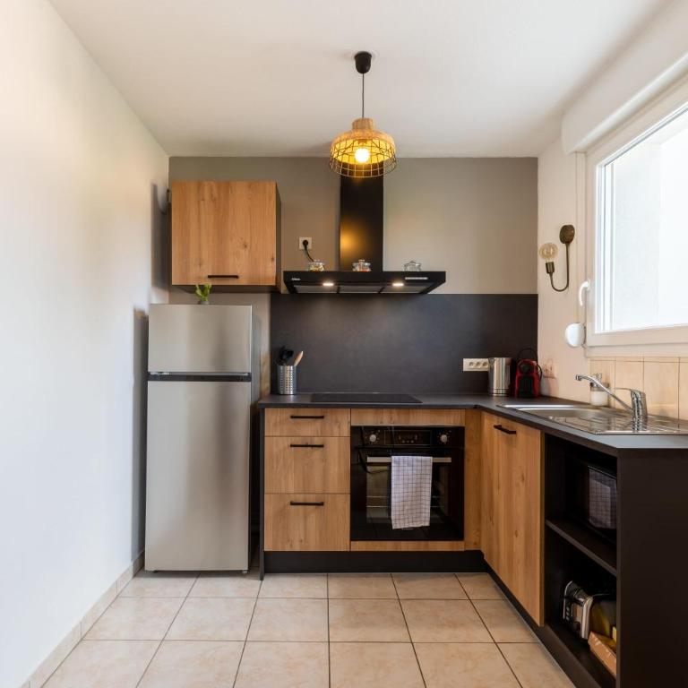 Travel Homes - The Nils, Cosy & cute with Parking - Apartment - 4