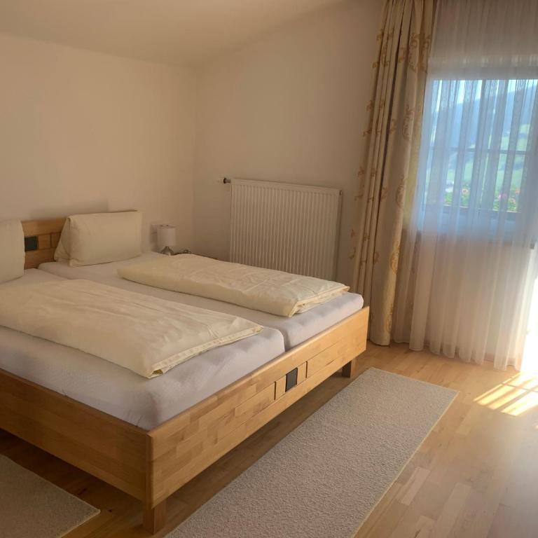 Frühstückspension Erika - Doppelzimmer mit Balkon - 3
