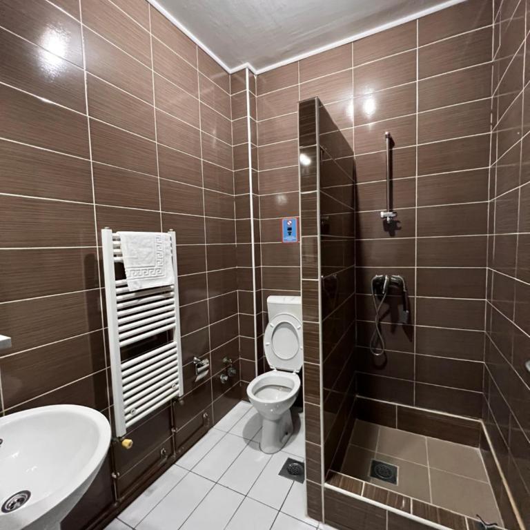Hotel Begić - Dvokrevetna Soba sa Bračnim Krevetom - 3