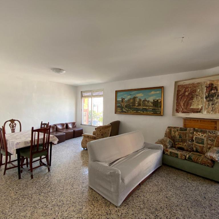 BIGGER FLAT IDEAL PARA FAMILIA NEAR CENTER AND BEACH - Apartment - 3
