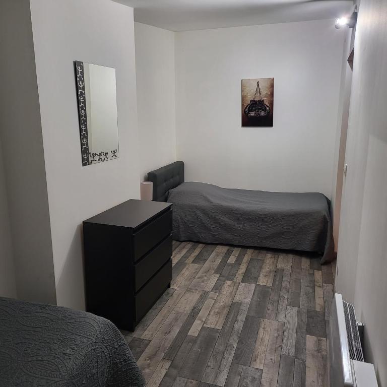 Mas d'Alivon - Chambre Familiale - Vue sur Jardin - 1