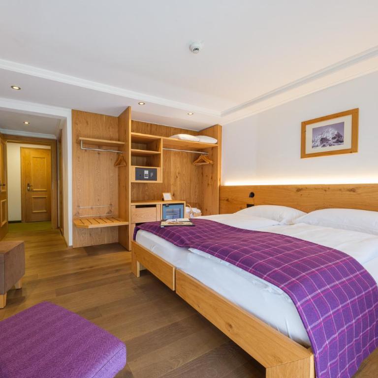 Hotel Bella Vista Zermatt - Habitación Doble Chalet con balcón y vistas al Cervino - 2