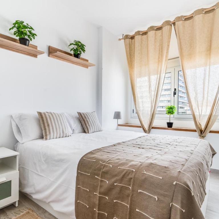 Home2Book Delightful Apartment Las Canteras - Apartamento de 3 dormitorios - 4
