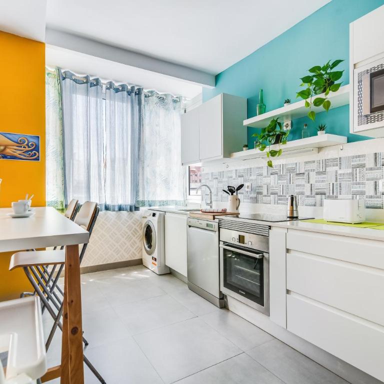 Home2Book Delightful Apartment Las Canteras - Apartamento de 3 dormitorios - 10