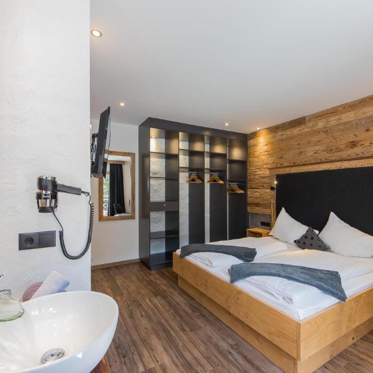 Hotel Sonnberg - Doppelzimmer mit Balkon - 5