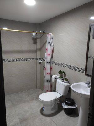 Casa Confortable en Zamora Chinchipe - Seven-Bedroom House - 29