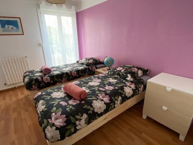 3 chambres, bien placé, calme et spacieux avec balcon et parking - Appartement 3 Chambres - 6