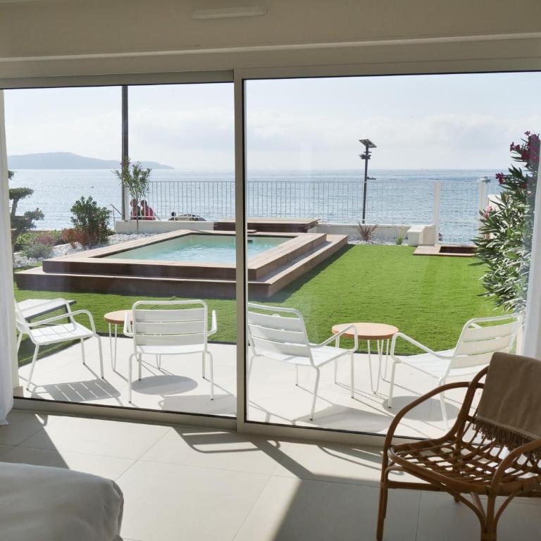 Belle Vue Hôtel - Chambre Quadruple avec Piscine Privée - Vue sur Mer - 6
