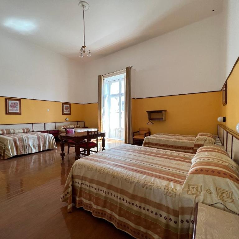Hotel Isabel - Habitación Cuádruple Confort - 12