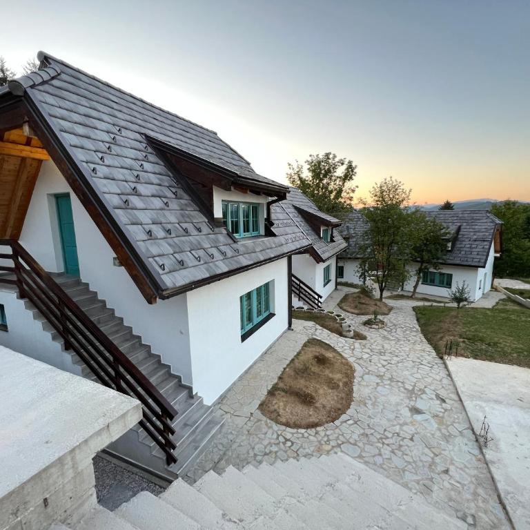 Retro Village Ravne - Dvokrevetna Soba sa Bračnim Krevetom/Zasebnim Krevetima - 1