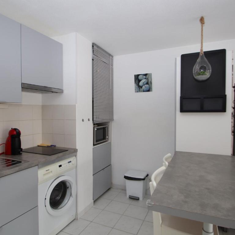 Appartement T2 avec parking et jardin à 300 m de la plage - Apartamento de 1 dormitorio - 4