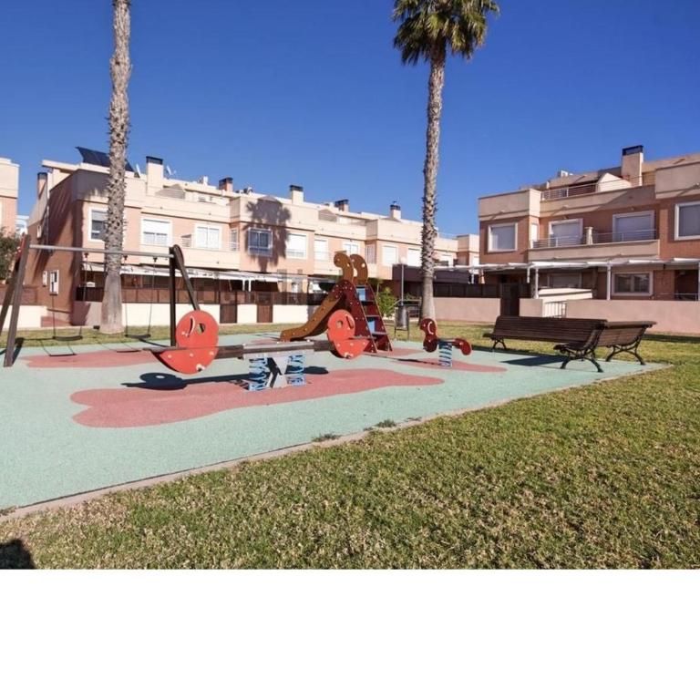 LUXURY Townhouse in Gran Alacant, Alicante - Three-Bedroom Townhouse - 34