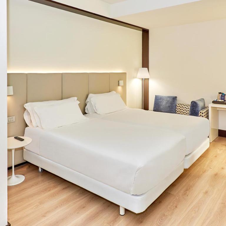 NH Madrid Lagasca - Superior Twin Room - 7