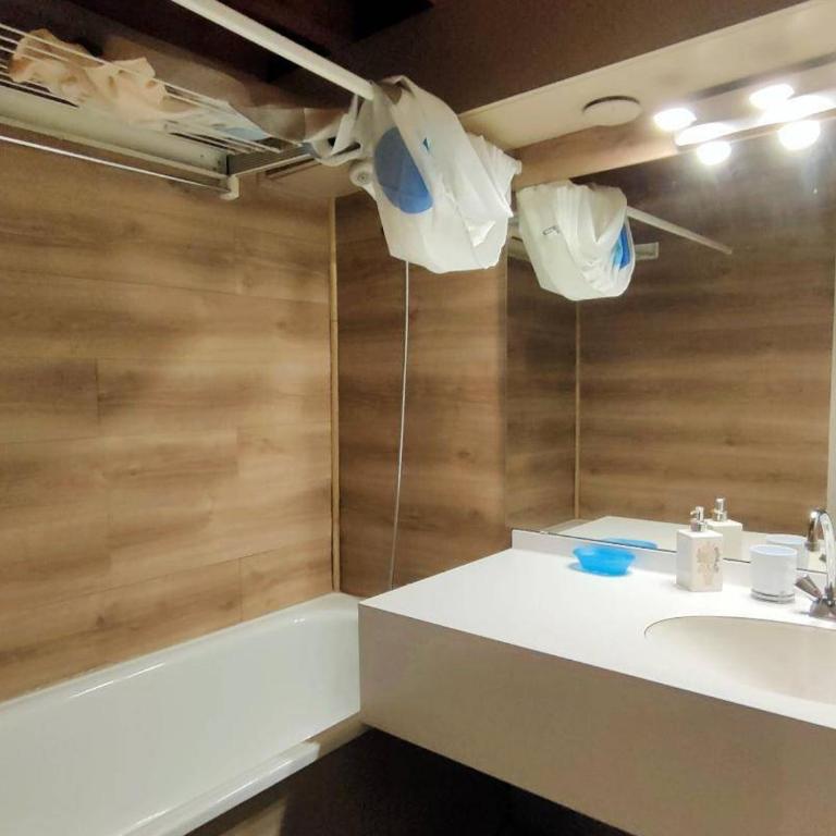 Appartement T1bis pour 6 avec terrasse et parking à Cauterets - FR-1-234-238 - Appartement (6 Adultes) - 6