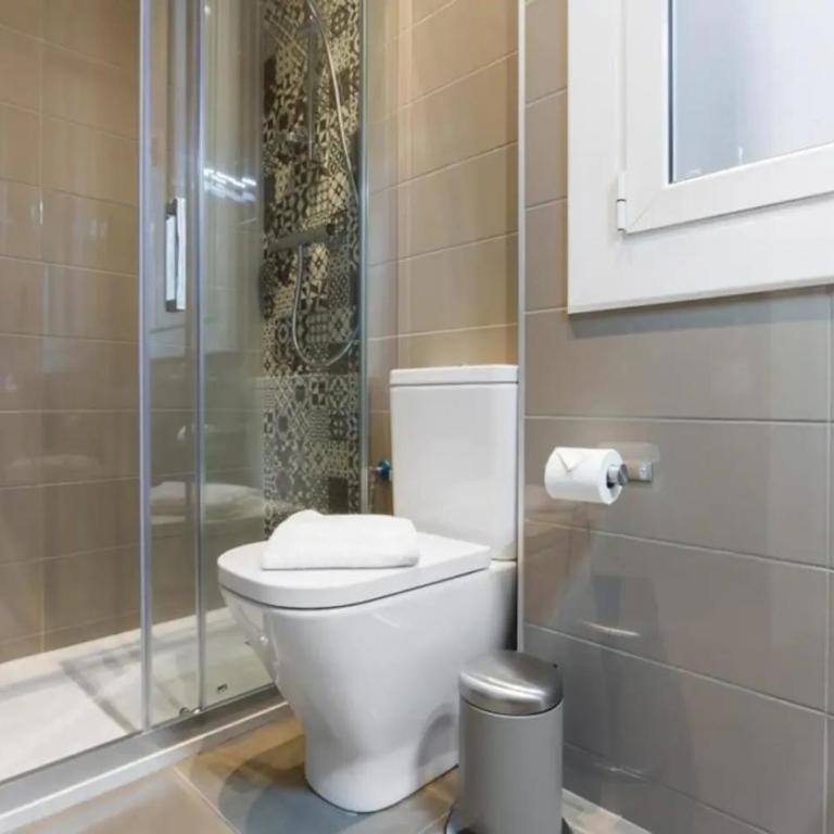 Canela Homes BARCELONA MARINA - Three-Bedroom Apartment - 14