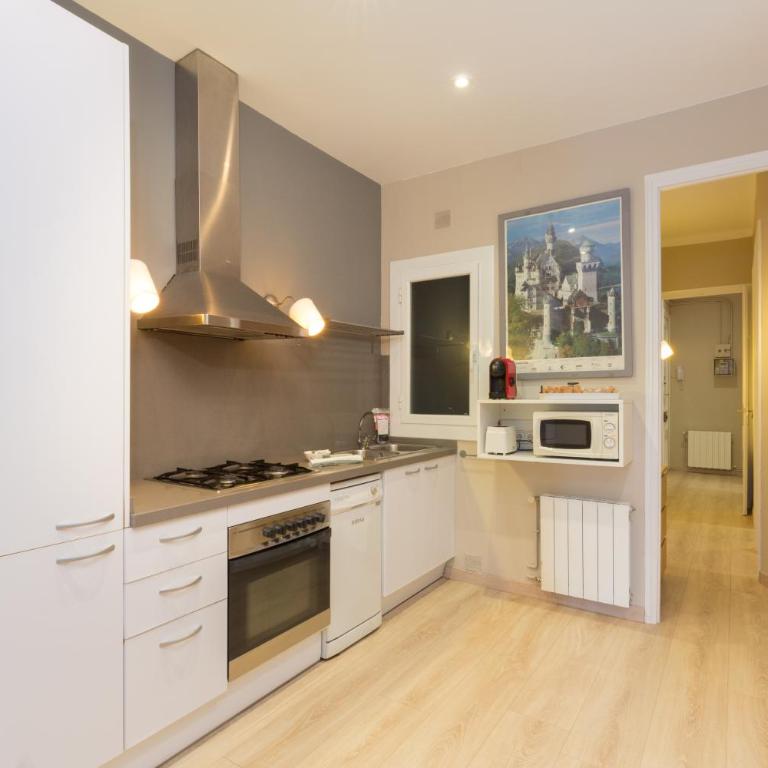 Housalia Sagrada Familia - Three-Bedroom Apartment B - Aragó 423 - 12