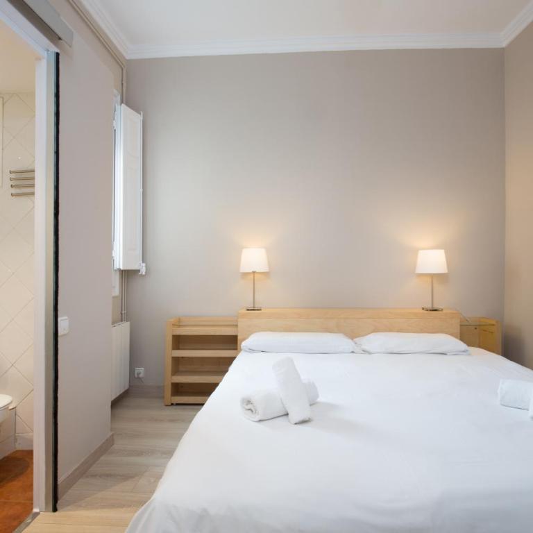 Housalia Sagrada Familia - Three-Bedroom Apartment B - Aragó 423 - 7