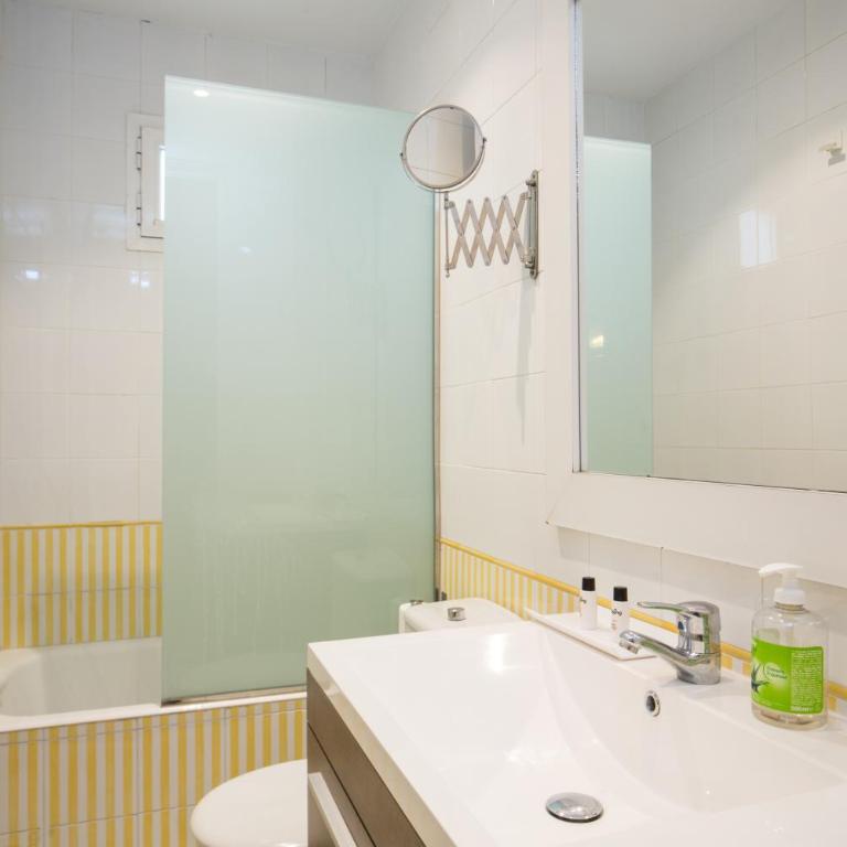 Housalia Sagrada Familia - Three-Bedroom Apartment B - Aragó 423 - 8