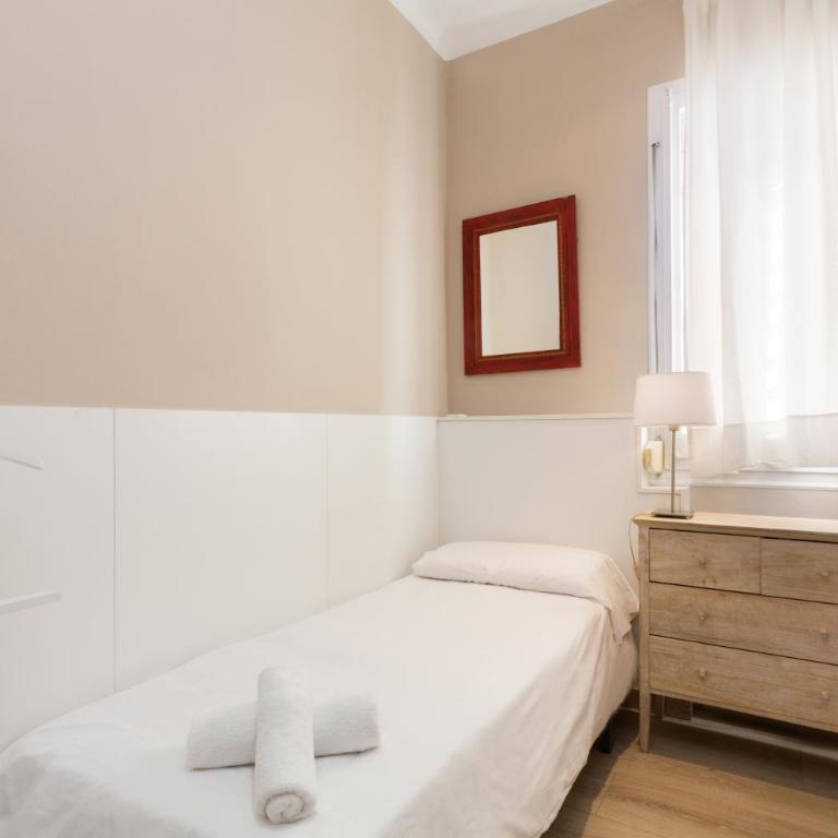 Housalia Sagrada Familia - Three-Bedroom Apartment B - Aragó 423 - 21