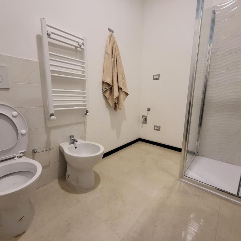 5 min Stazione - 4 Piano Senza Ascensore - Large Double Room - 10