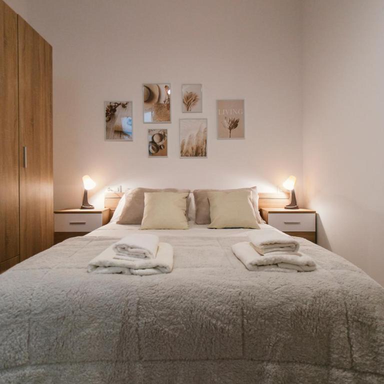 One&Lux San Luis Feel at Home in a Renovated Apartment - Three-Bedroom Apartment with private bathrooms, courtyard and terrace - 5