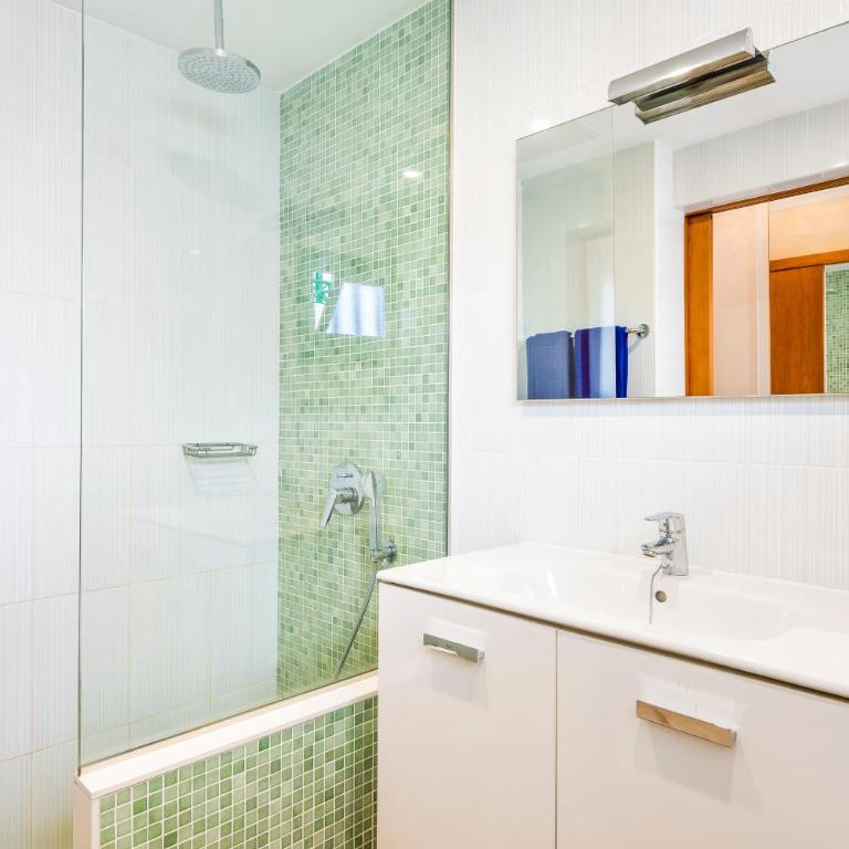 Las Adelfas - One-Bedroom Premium Sunny Apartment - 7