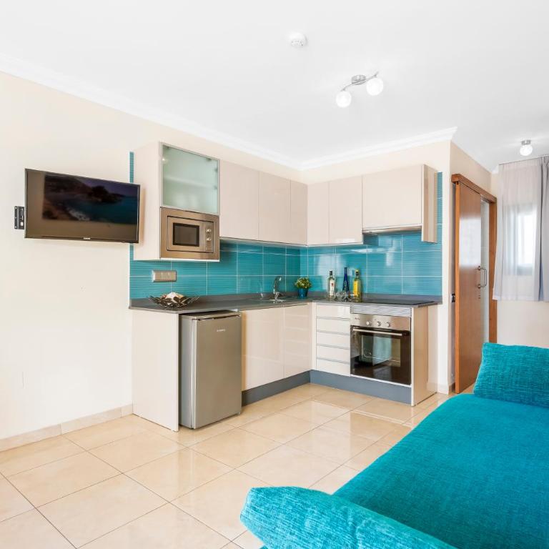 Las Adelfas - One-Bedroom Premium Sunny Apartment - 10