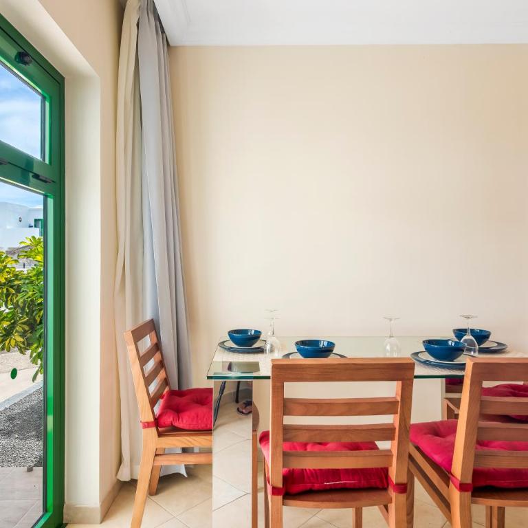 Las Adelfas - One-Bedroom Premium Sunny Apartment - 8