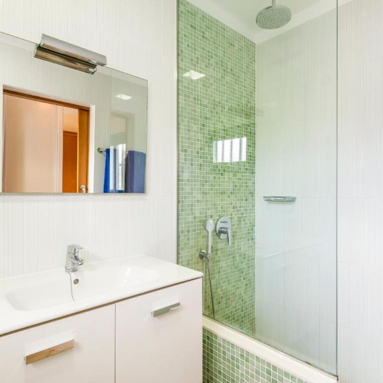 Las Adelfas - Two-Bedroom Premium Family Sunny Apartment - 6