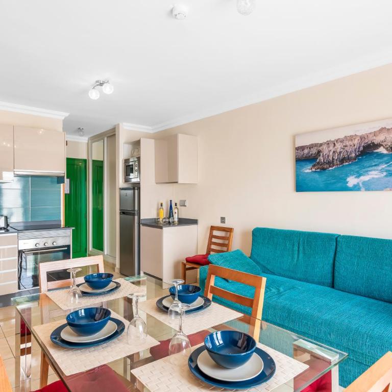 Las Adelfas - Two-Bedroom Premium Family Sunny Apartment - 17