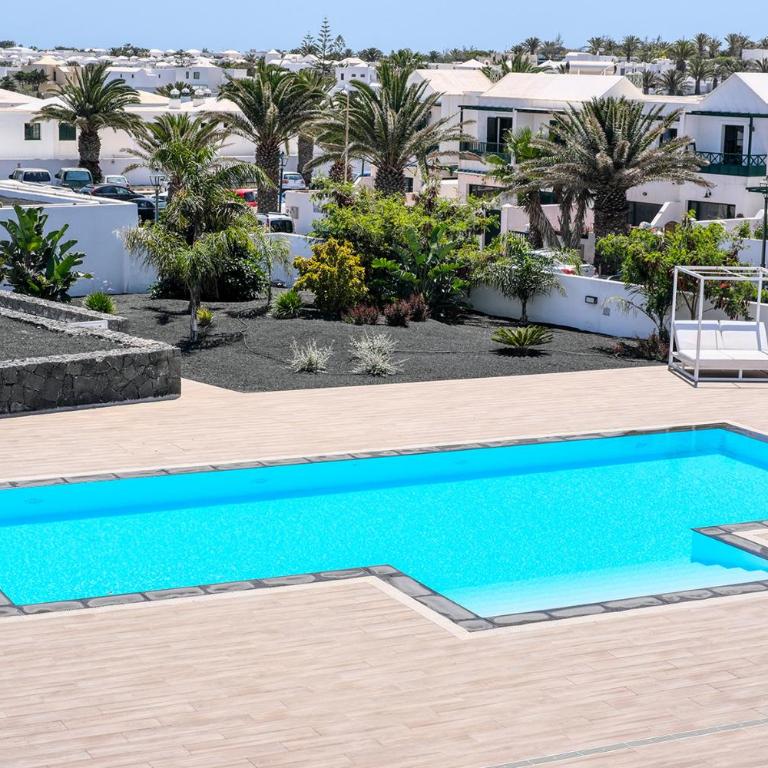 Luminosa vivienda vacacional con vista a la piscina - Casa - 10