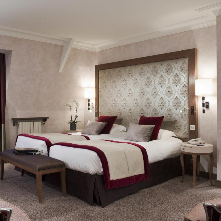 Grand Hôtel Des Thermes - Suite - Vue sur Mer - 2