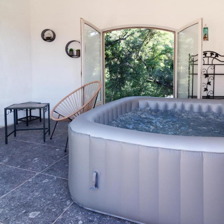 Le Mas d'Argens - Maison avec Jardin et Jacuzzi - Accès rivière - Casa con 2 Camere da Letto - 3