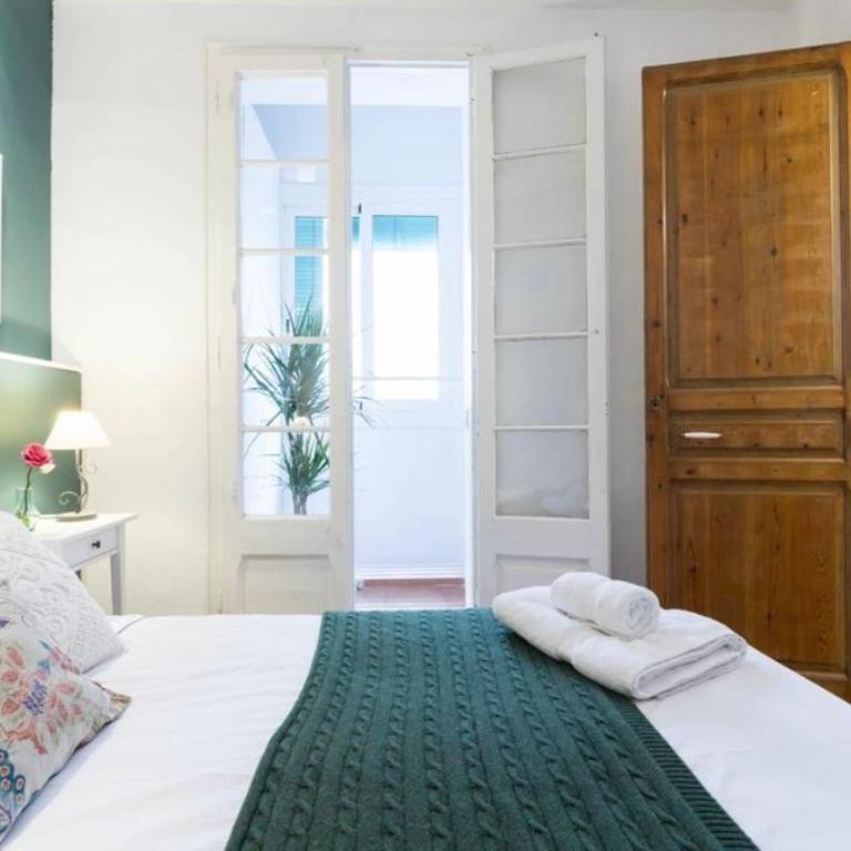 LEPANTO APARTMENTS 150m FROM SAGRADA FAMILIA - Two-Bedroom Apartment - 1