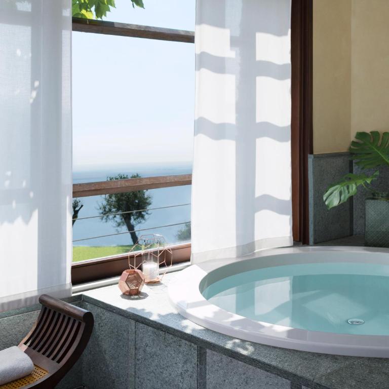 Lefay Resort & Spa Lago Di Garda - Suite con Vasca Idromassaggio e Vista Lago - 3