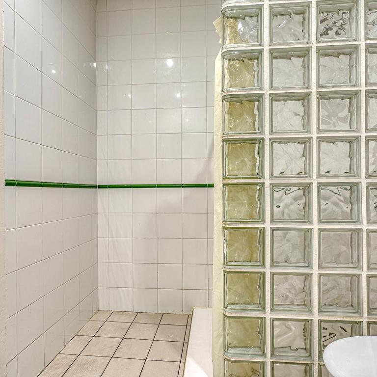 HOSTAL BEDMATES - Apartment (5 Adults) - 7